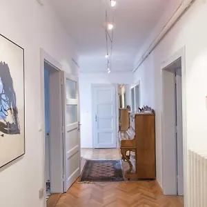 Apartment Tomas's